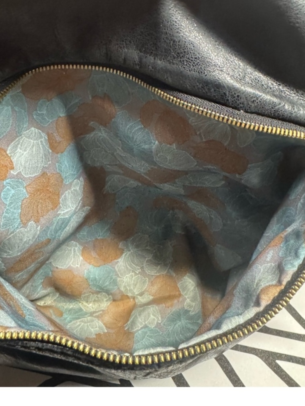 HOBO Brand Lennon Bag - Picture 5 of 5